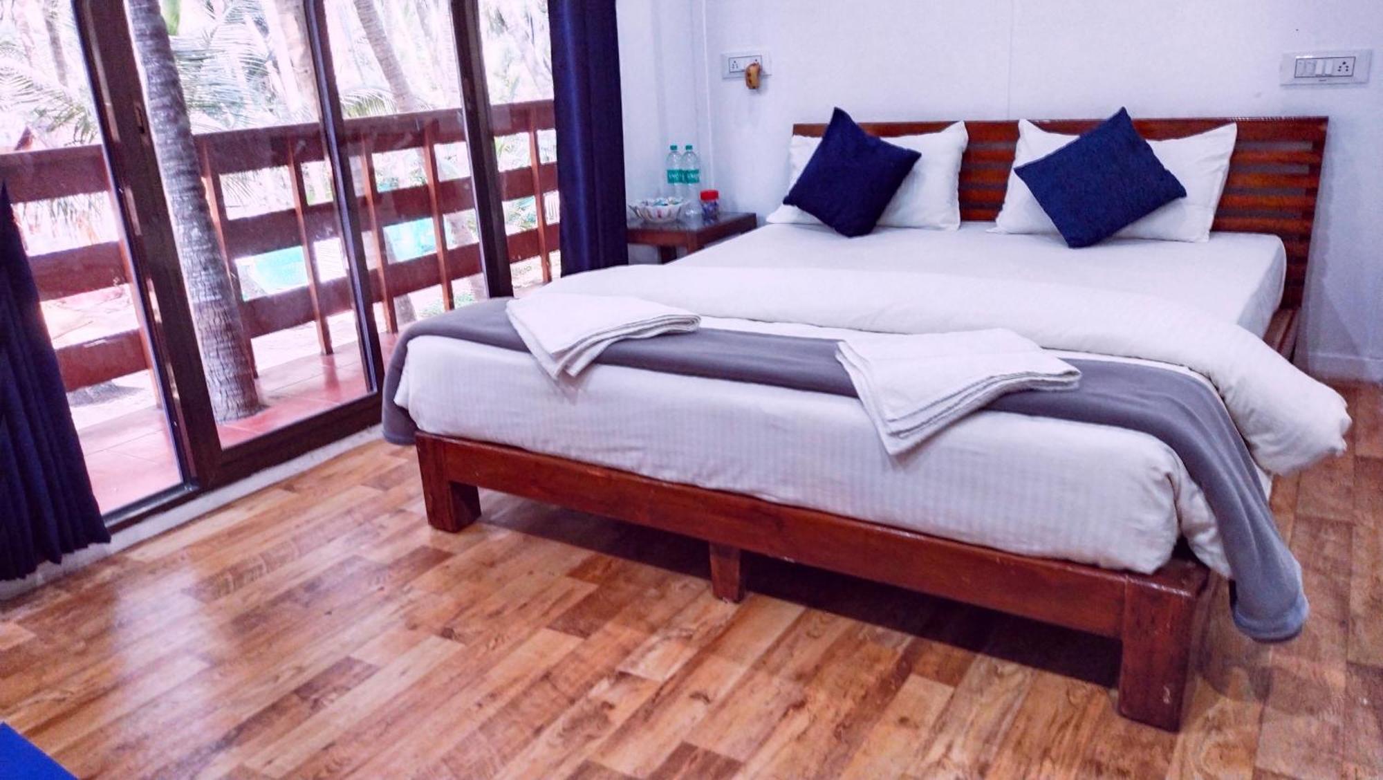 Samant Beach Resort Malvan Exterior photo