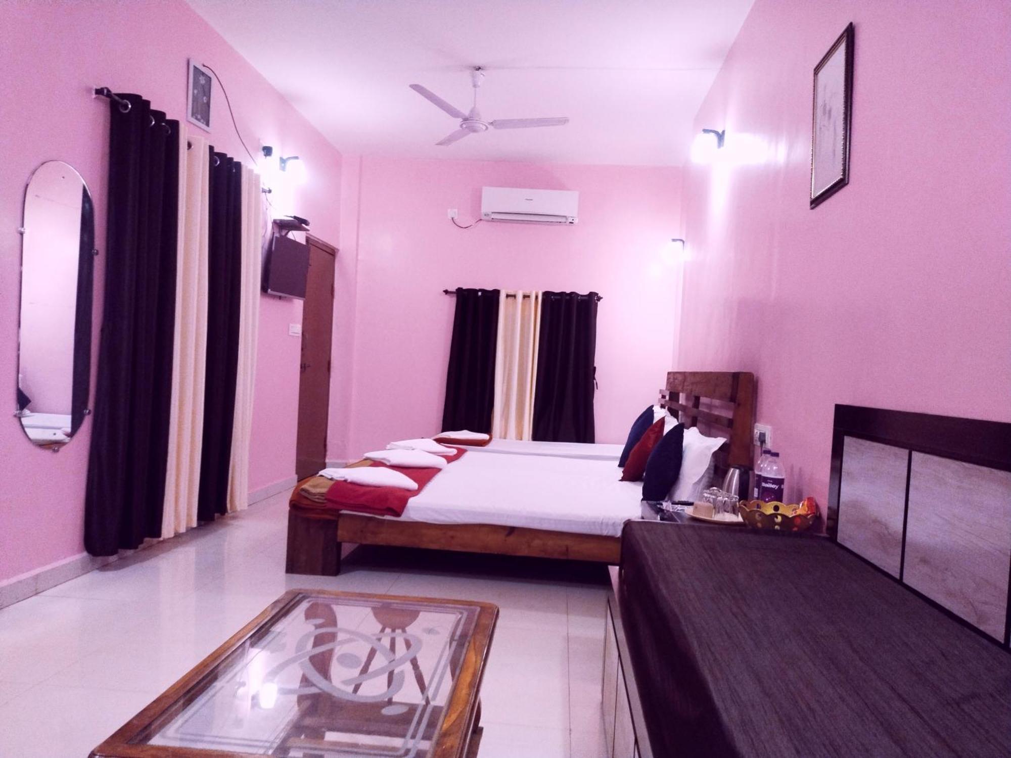 Samant Beach Resort Malvan Exterior photo