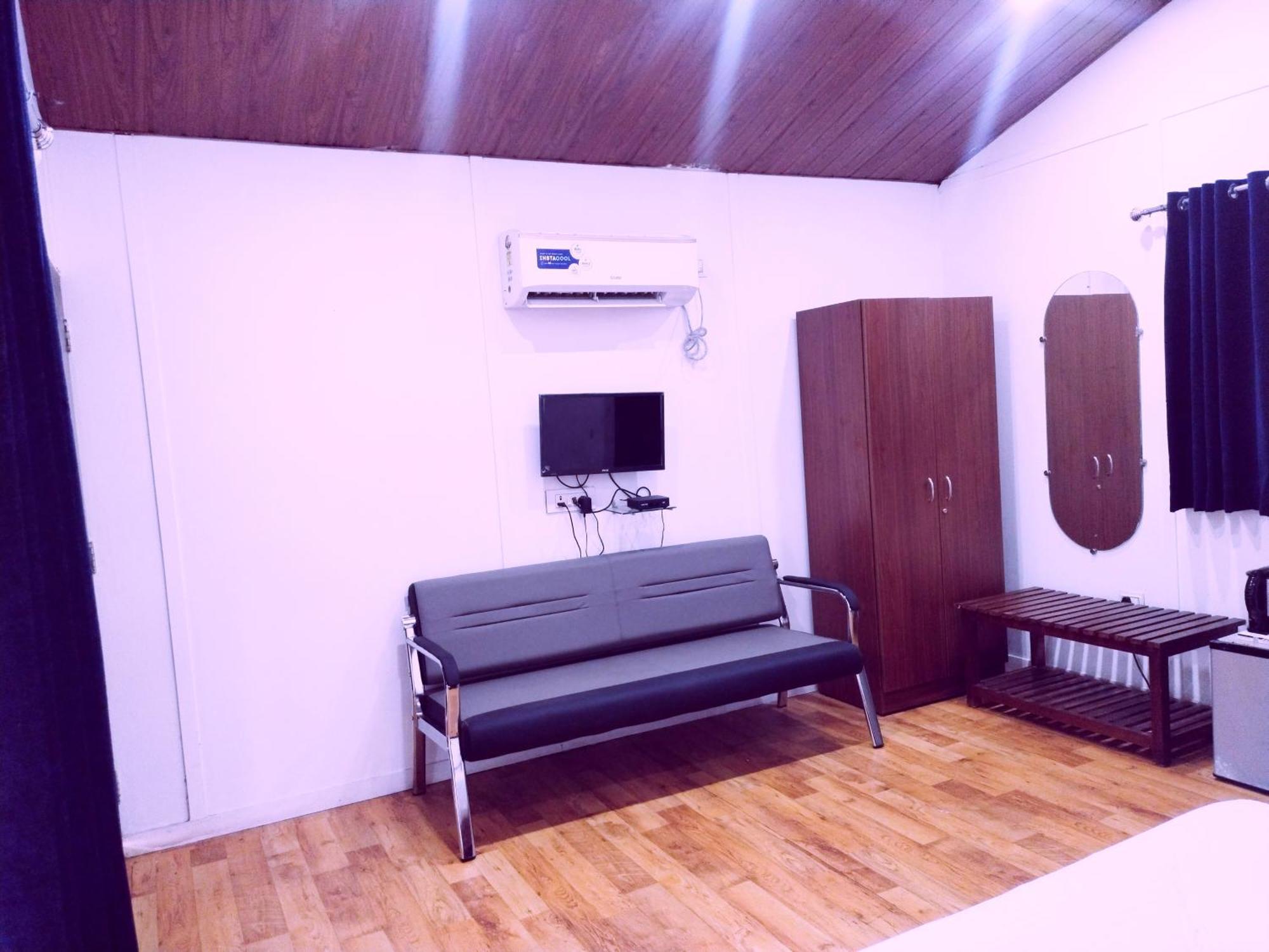 Samant Beach Resort Malvan Exterior photo